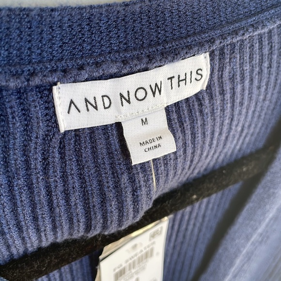 Cropped blue button up sweater - Picture 4 of 6